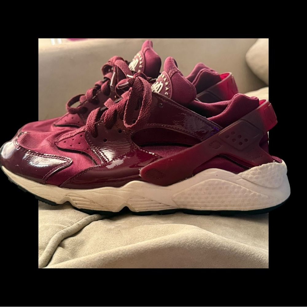 Women’s Nike Hurrache in Beetroot